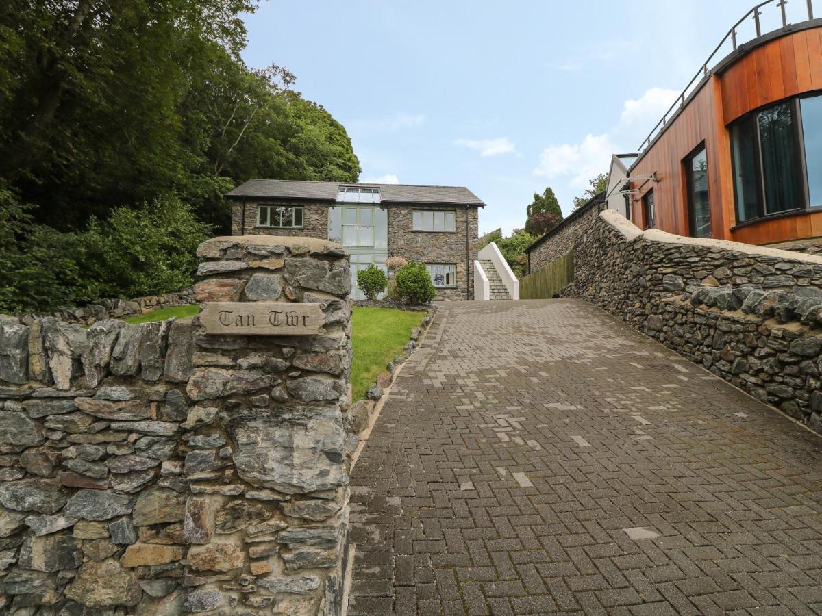 Tan Twr Villa Llanfairpwllgwyngyll Exterior photo